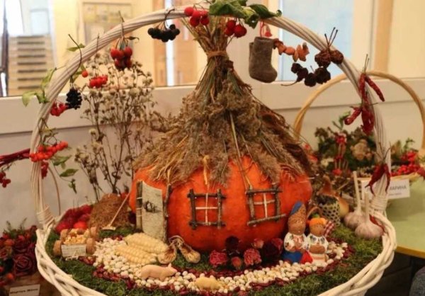 Осенняя композиция в садик