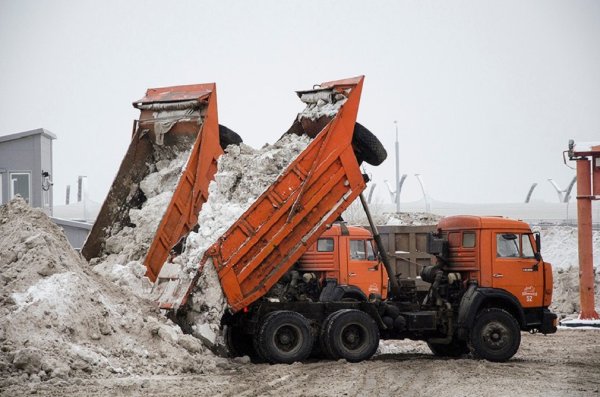 Вывоз снега КАМАЗ 65115