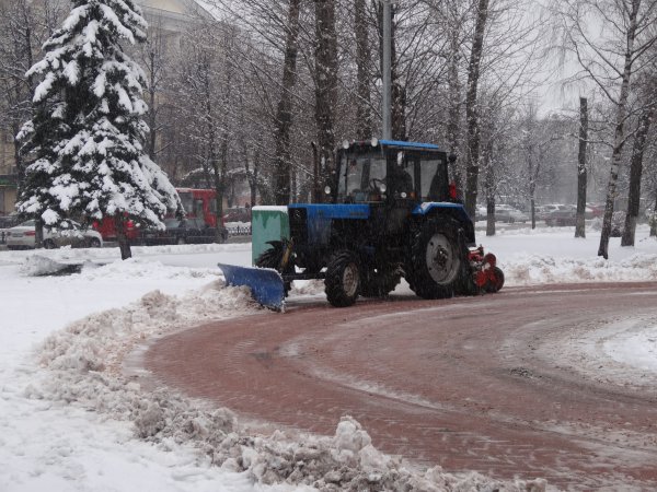 Механизированная уборка снега МТЗ 82