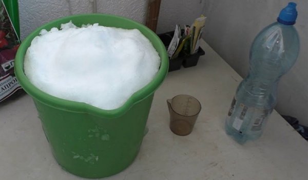 Снежки в ведре