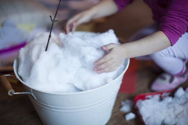 Снежки в ведре