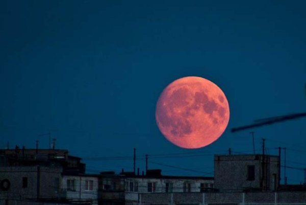 Кровавая суперлуна 2021