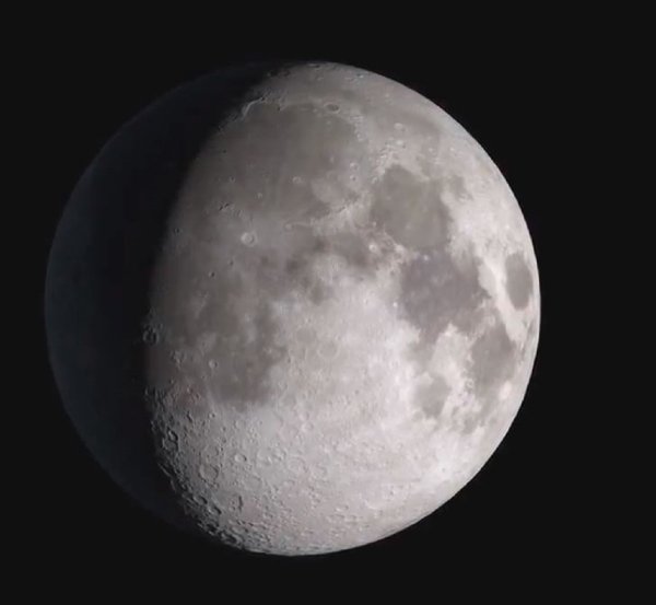 Луна реалистичная