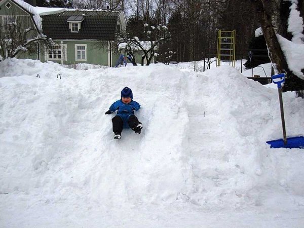 Снежные горки для детей