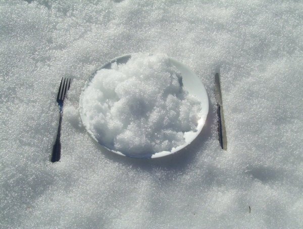 Тарелка из снега