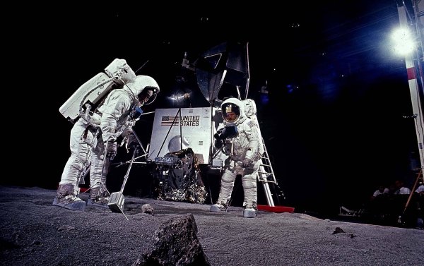 Нил Армстронг полет на луну
