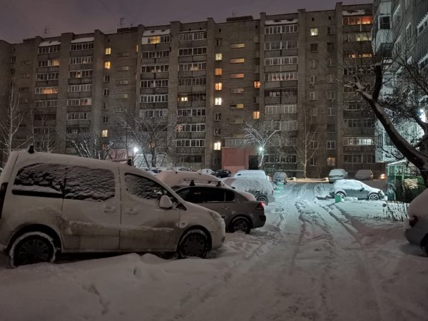 Новосибирск завалило снегом