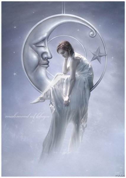 Ангел сидит на месяце