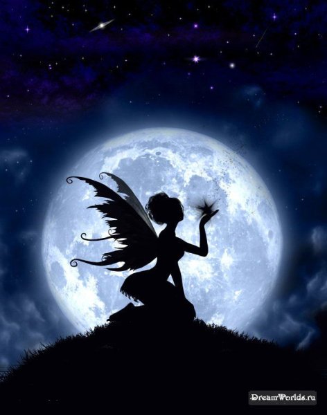 Фея на фоне Луны