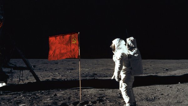 Базз Олдрин на Луне