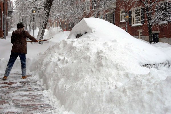 Снег сугробы