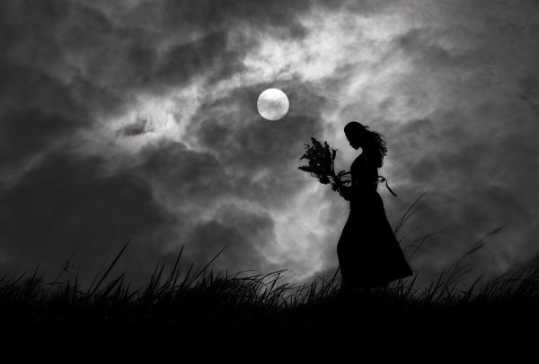 Луна мистика