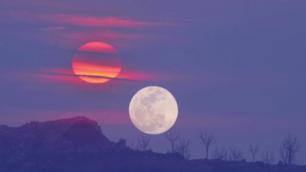 Закат и Луна одновременно