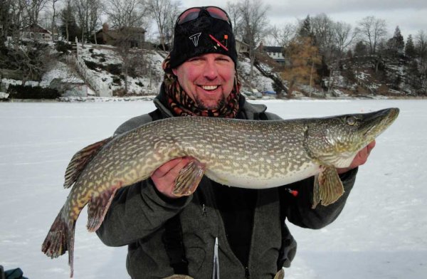 Рыбалка на щуку зимой