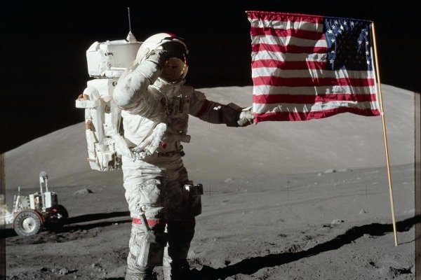 Нил Армстронг на Луне