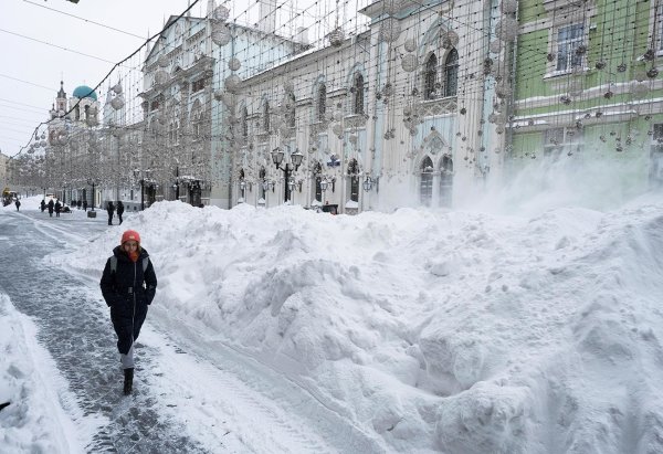 Сильный снегопад в Москве 2021