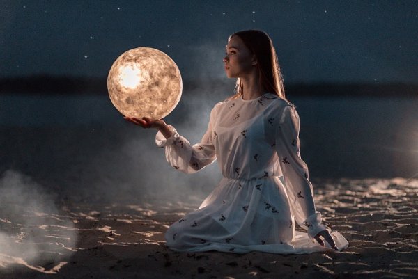 Анастасия Сотникова Луна