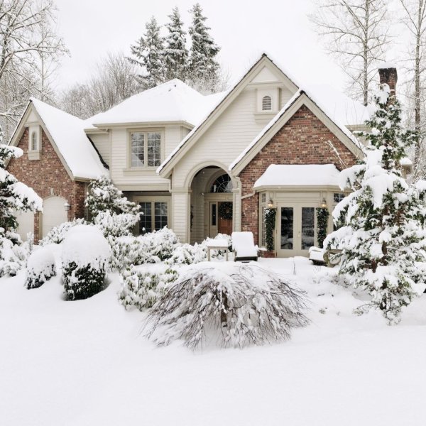 Загородный дом зима