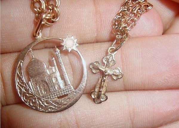 Крест с полумесяцем