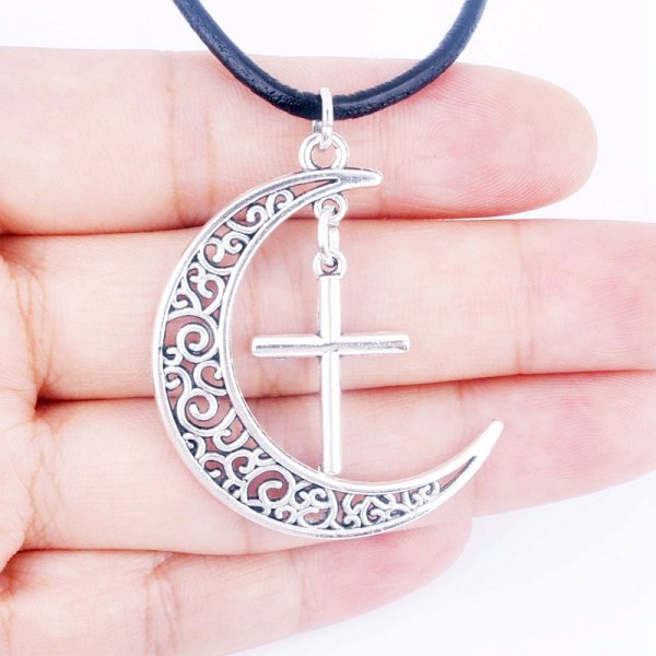 Мусульманский крест с полумесяцем