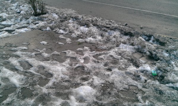 Грязный снег