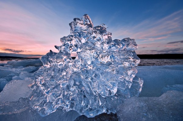 Замерзшая вода