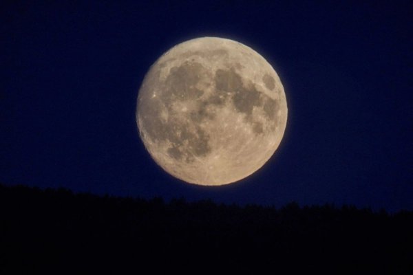 Суперлуние 2022 Юпитер