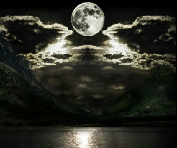 Готика Луна