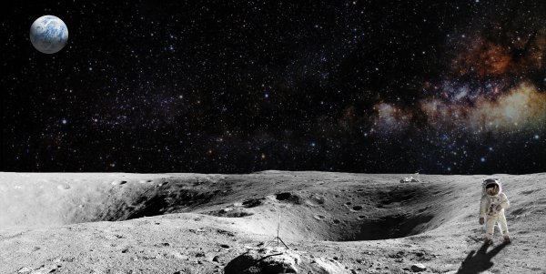 Лунная поверхность