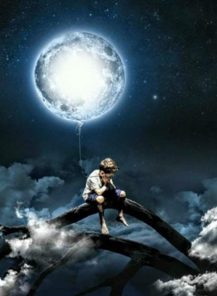 Парень под луной