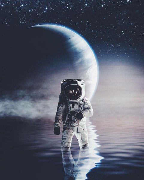 Красивый космонавт