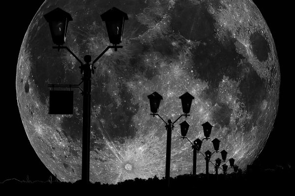 Фонарь в темноте