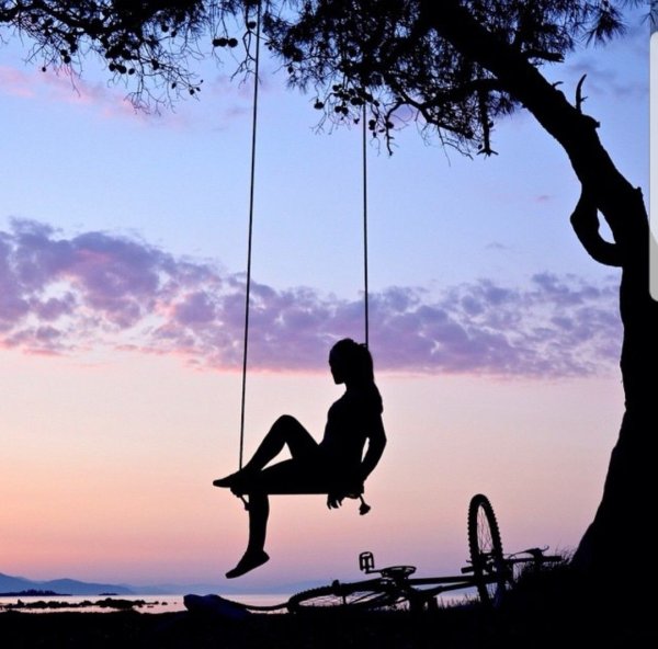 Качели на закате