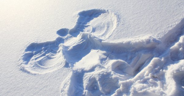 Ангелочек на снегу