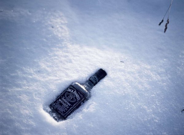 Замерзшая бутылка