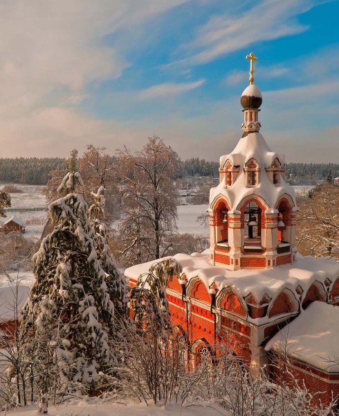 Храмы Звенигорода зимой