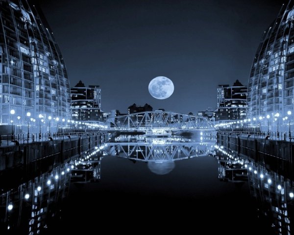 Ночь Луна город