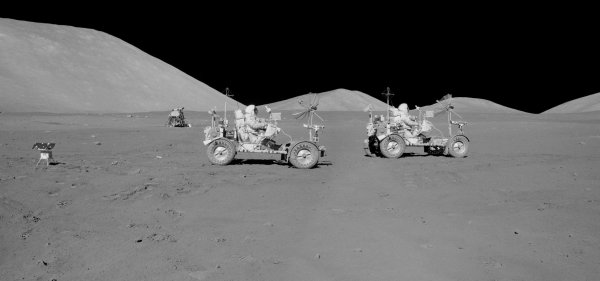 Автомобиль на Луне