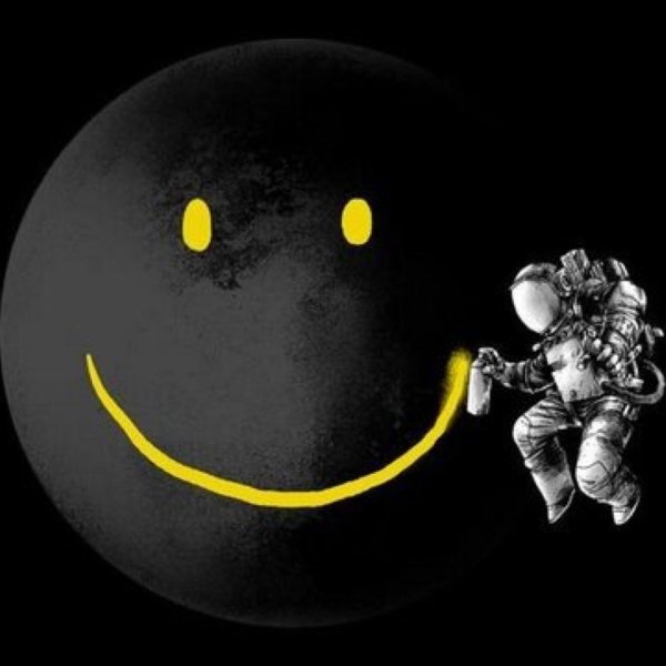 Луна улыбается