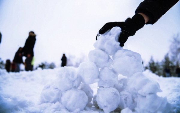 Зима снежки