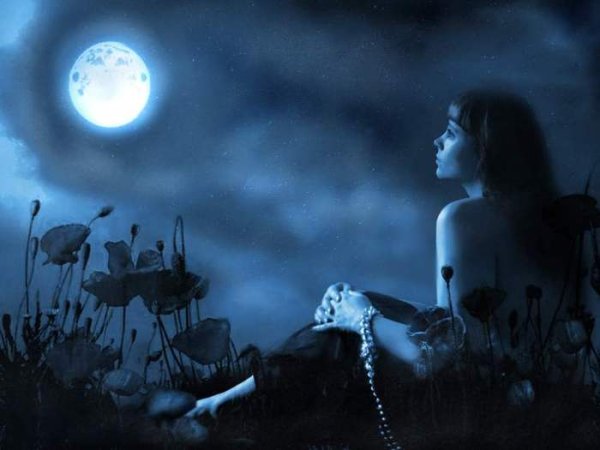 Женщина под луной