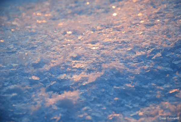 Искристый снег под ногами