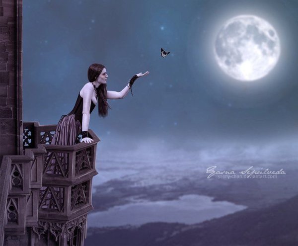 Девушка тянется к бабочке