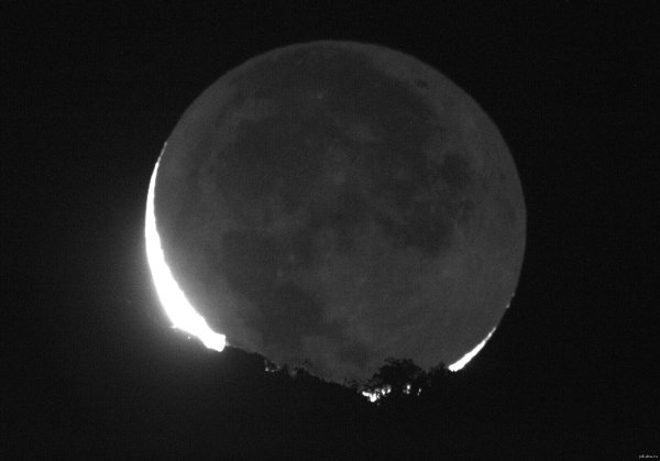 Пепельный свет Луны