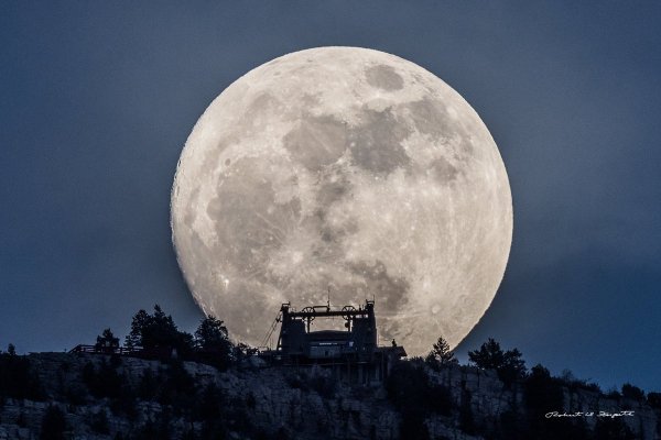 Луна гигант