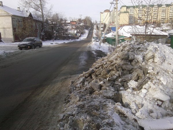 Городской снег грязный