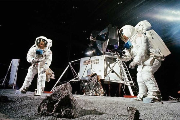 Аполлон 11 Нил Армстронг