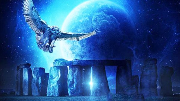 Луна фэнтези фон