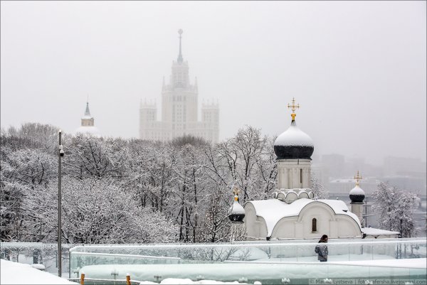 Московский храм в снегу