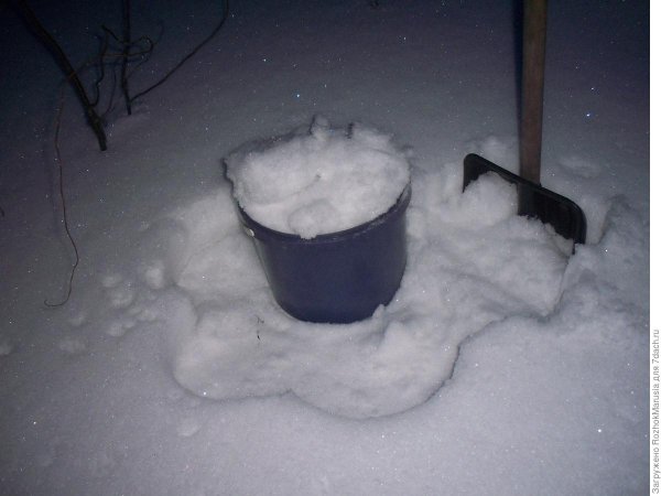 Ведро со снежками
